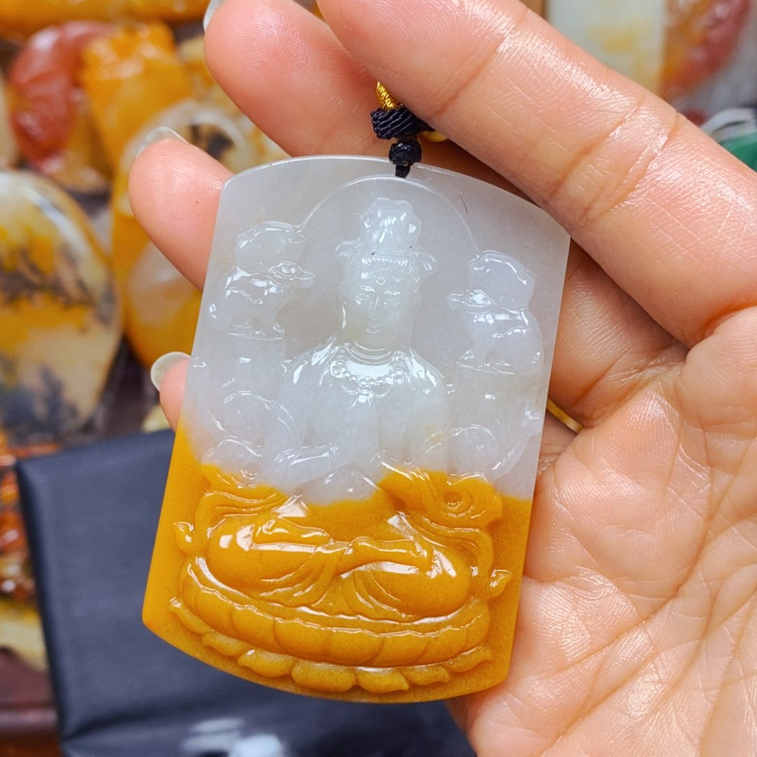 石英质玉（黄龙玉）颈饰未镶嵌