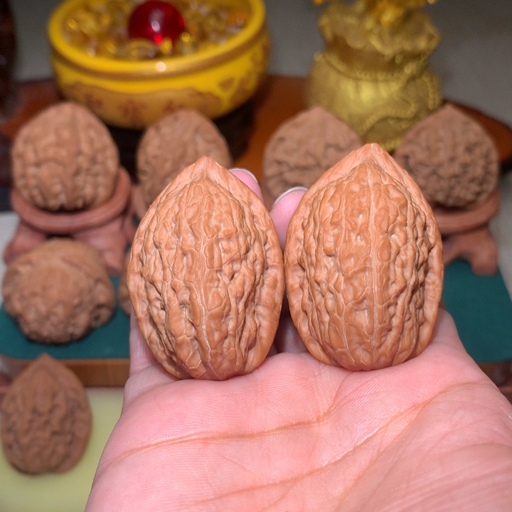 文玩核桃把件何**想柳叶鸡心