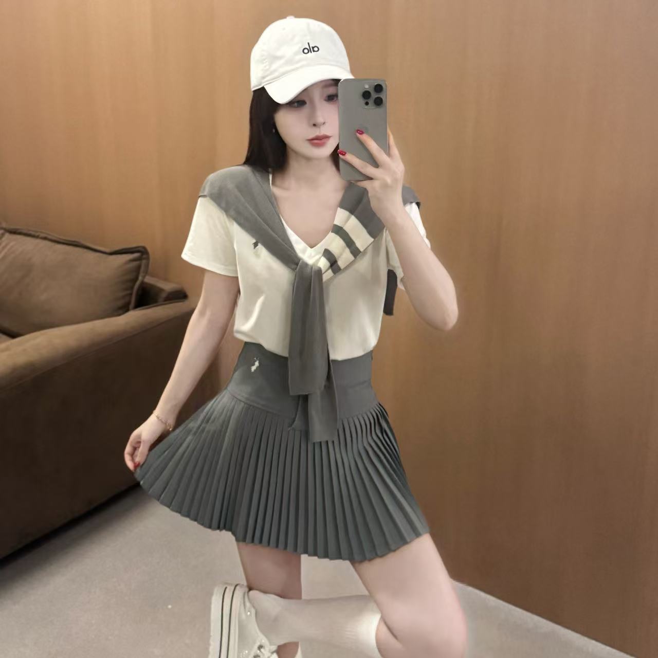 夏季新款刺绣小马休闲减龄套装T恤加防走光百褶裙裤套装3105