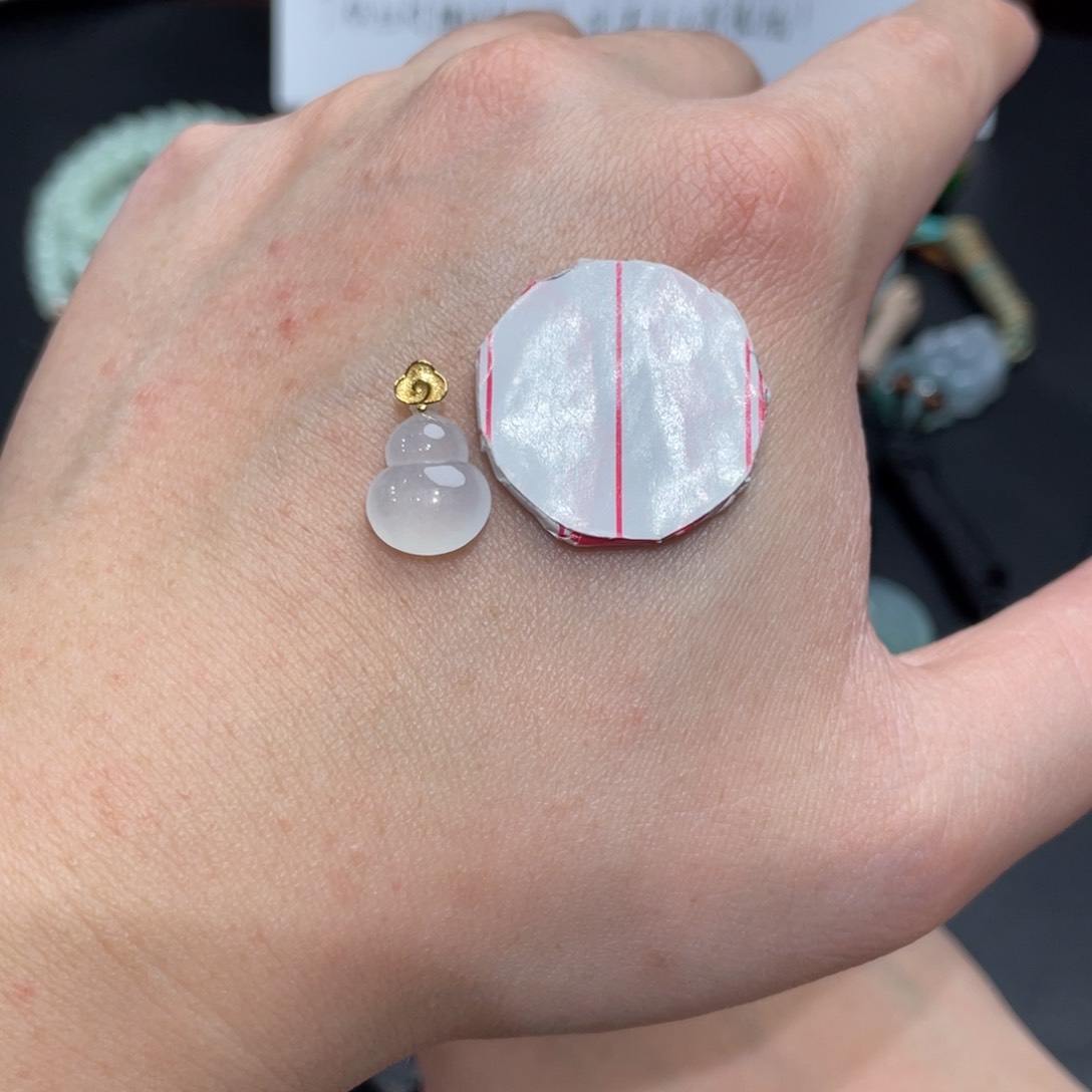 翡翠颈饰18K金镶嵌多样性