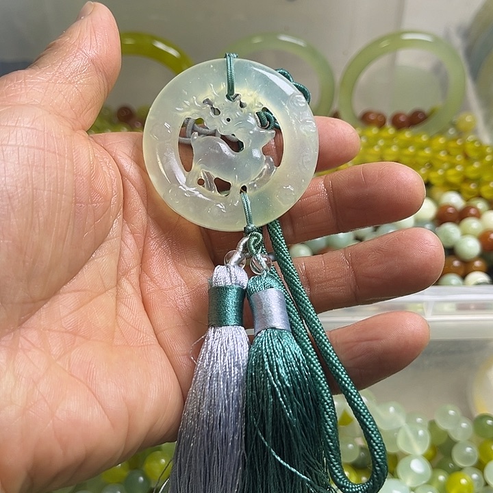 合金蛇纹石玉颈饰