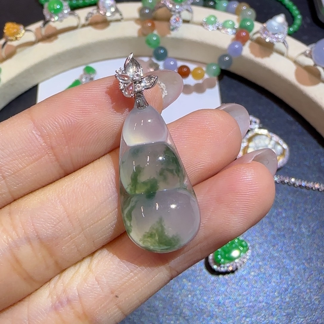 翡翠18K金镶嵌颈饰精品