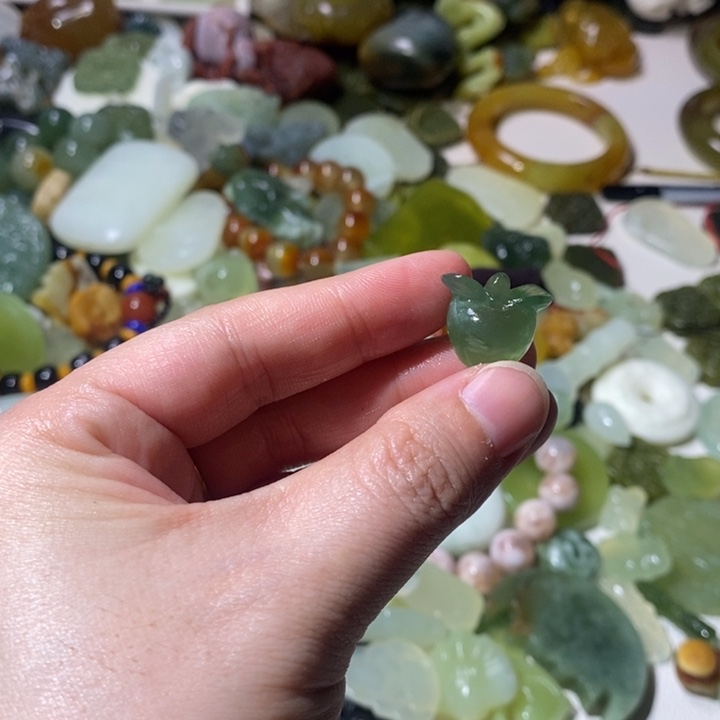 蛇纹石玉合金颈饰