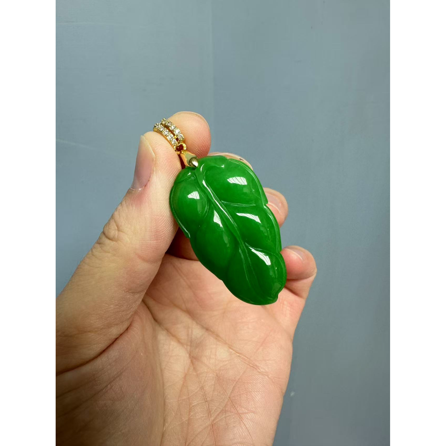 翡翠辣阳绿14k满钻叶子吊坠