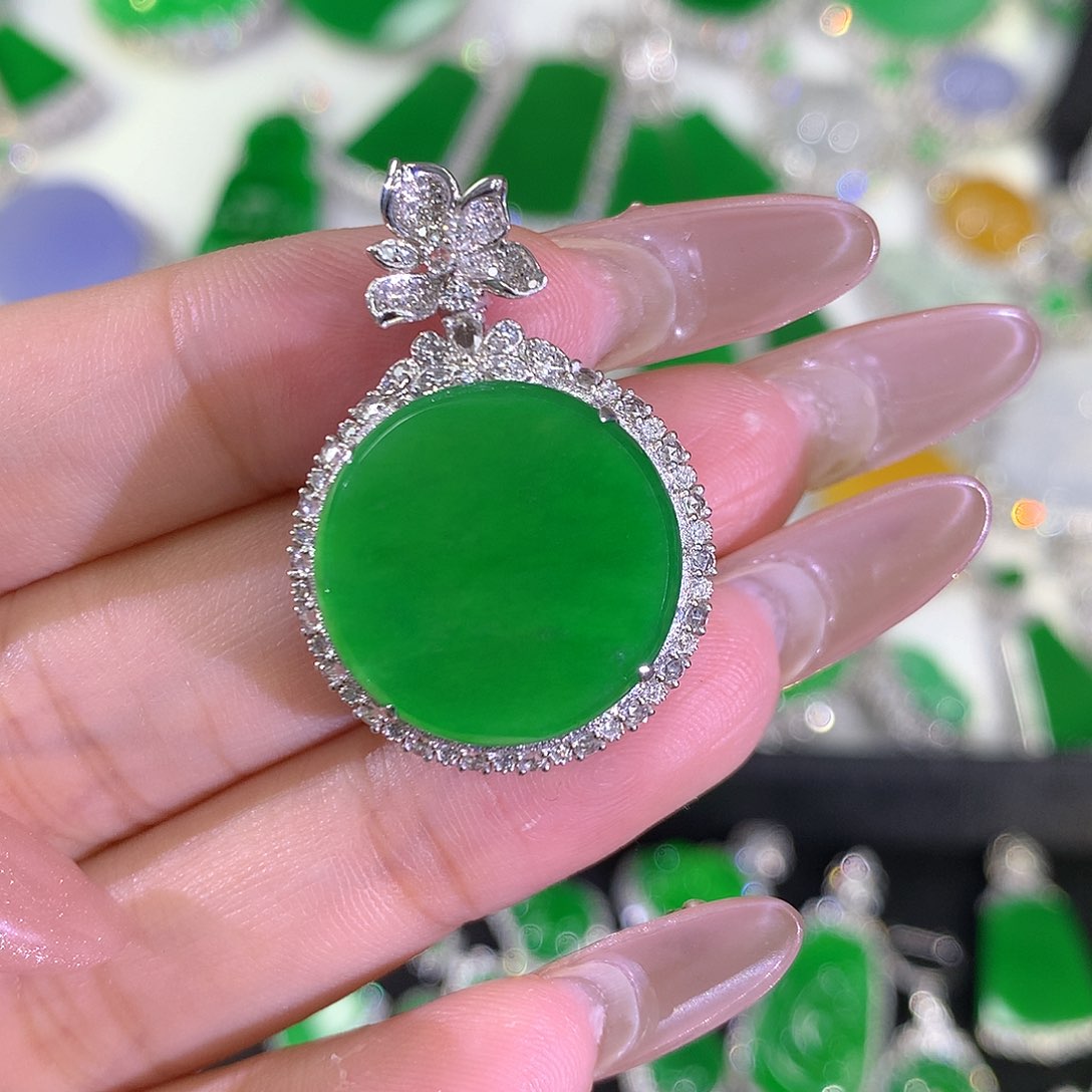 翡翠颈饰18K金镶嵌1111111111