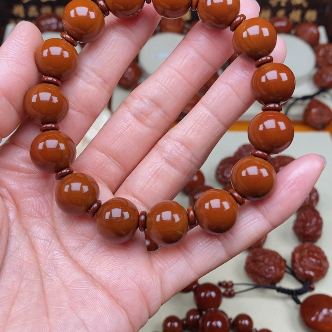 橄榄核吊坠布***丑光珠，