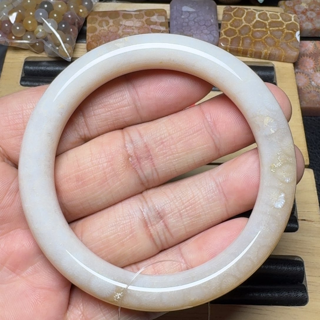 硅化玉纯天然色有机玉石未镶嵌59圈口