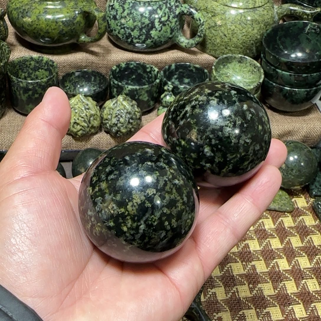 蛇纹石玉未镶嵌藏玉药王石养身产品