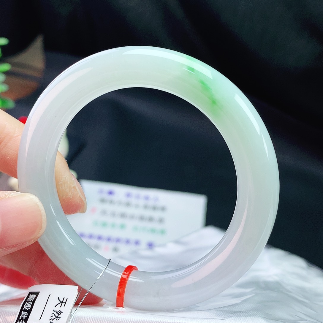 翡翠手镯未镶嵌50胖