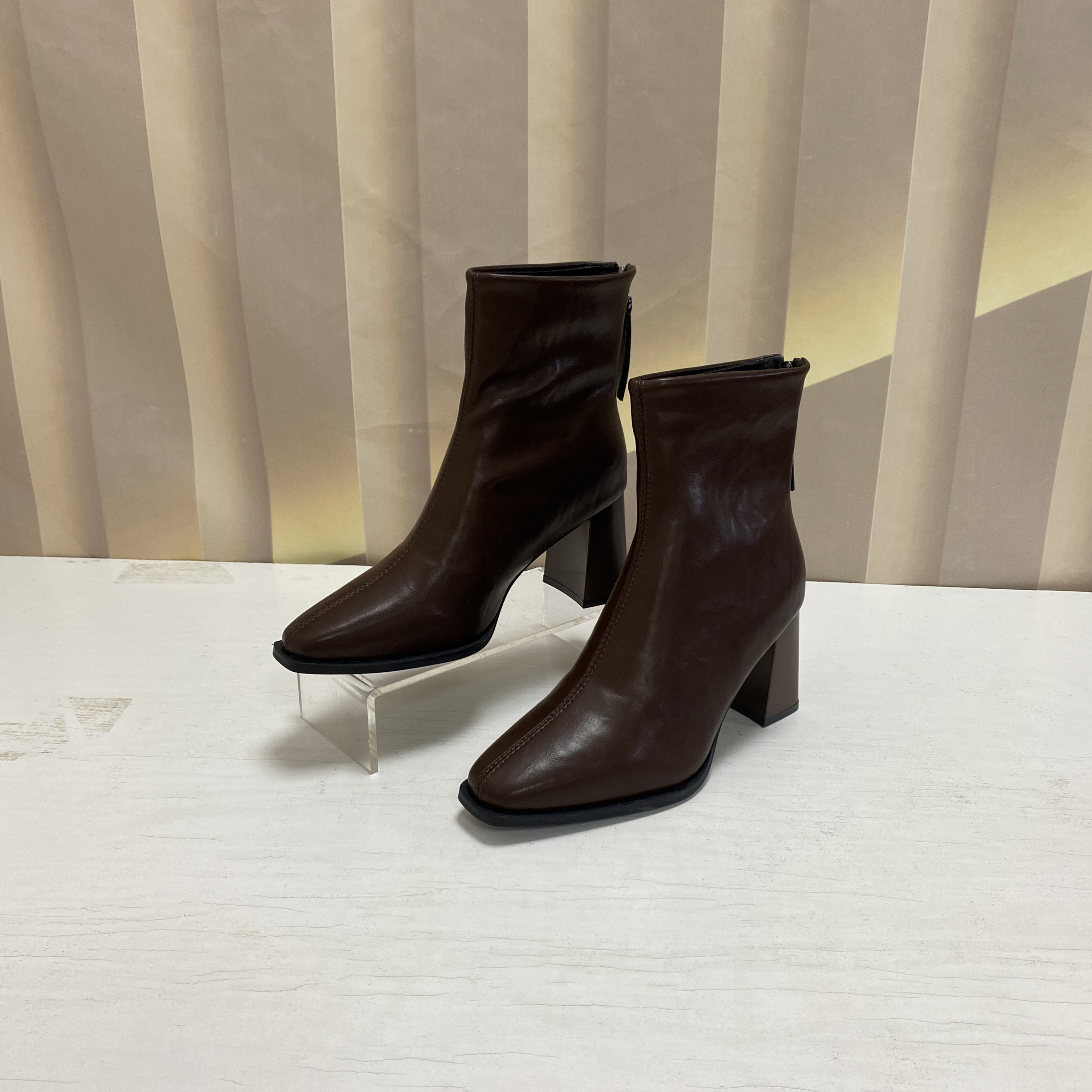 77891秋冬时尚舒适百搭粗跟加绒短靴F