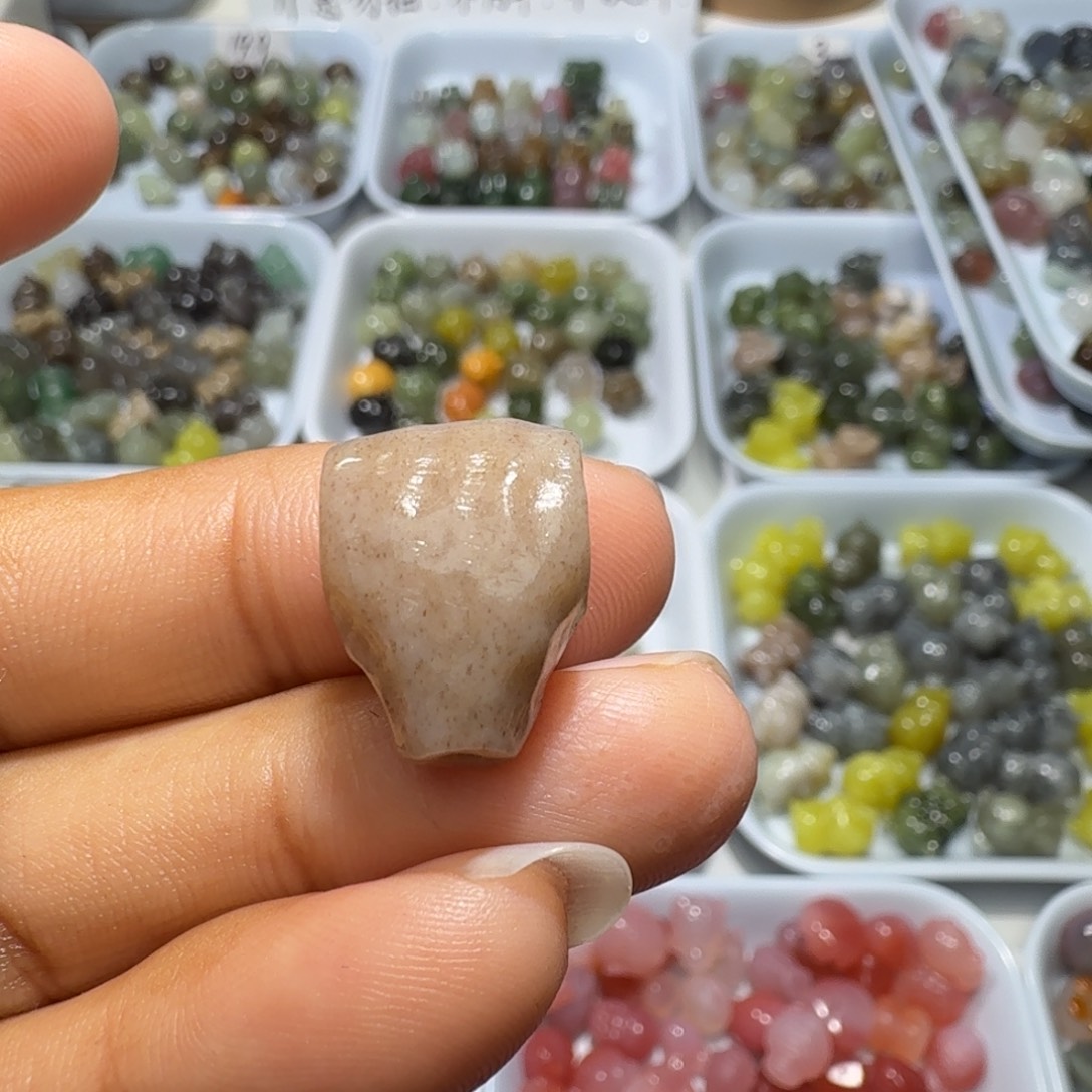 和田玉未镶嵌珠宝奇石