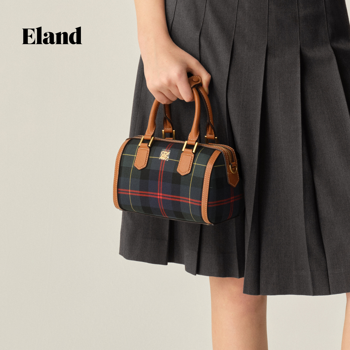 Eland衣恋女士包袋手提包格纹波士顿廓形斜挎包EEAKF49M06