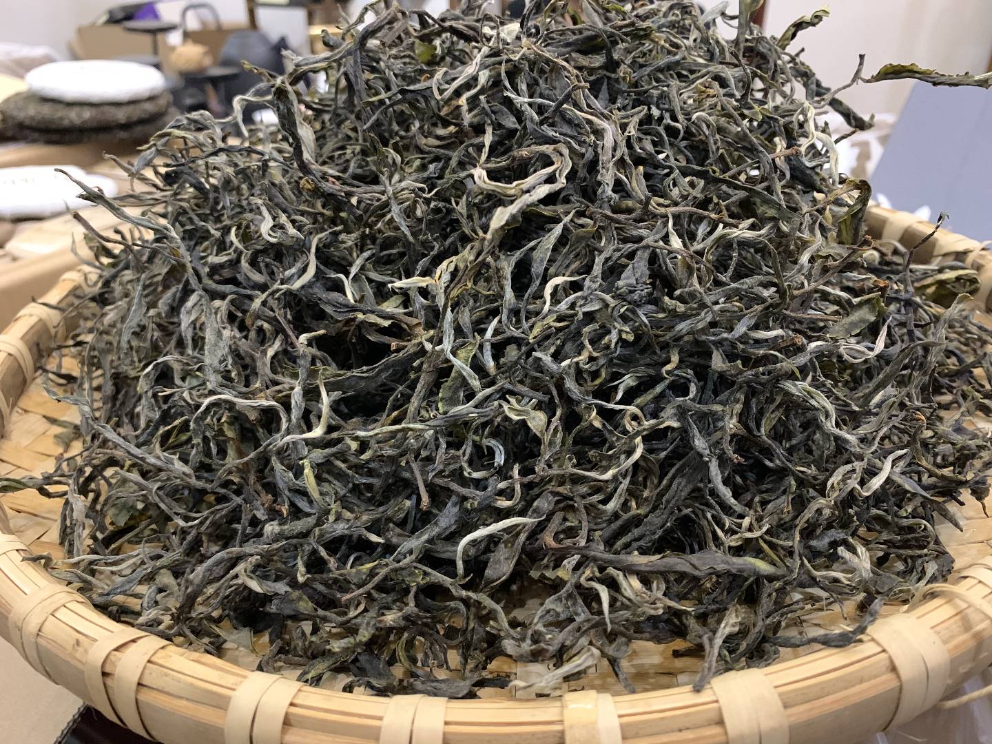 2022年忙肺秘境古树头春普洱生茶散茶  250克装