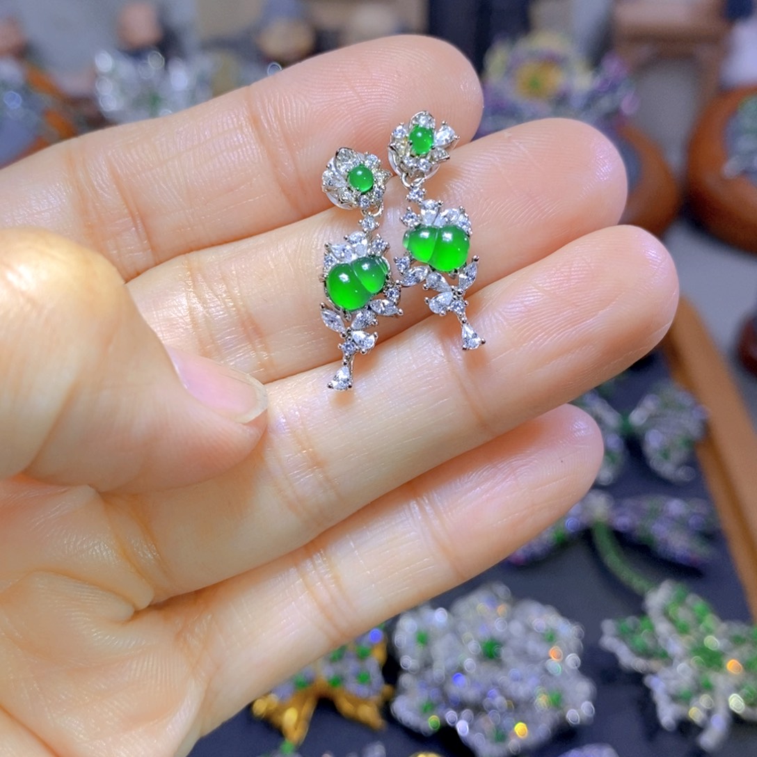 翡翠颈饰银S925镶嵌天然翡翠