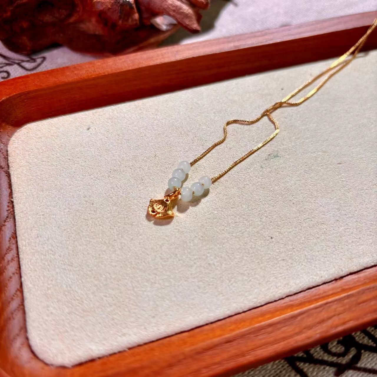 L-1029  足金杏叶搭翡翠转运珠（赠链）