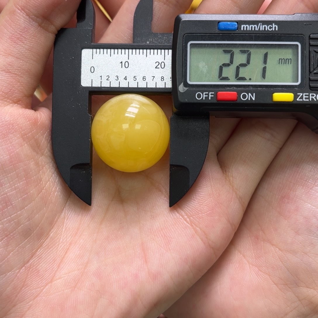 琥珀未镶嵌裸石天然琥珀鸡油黄