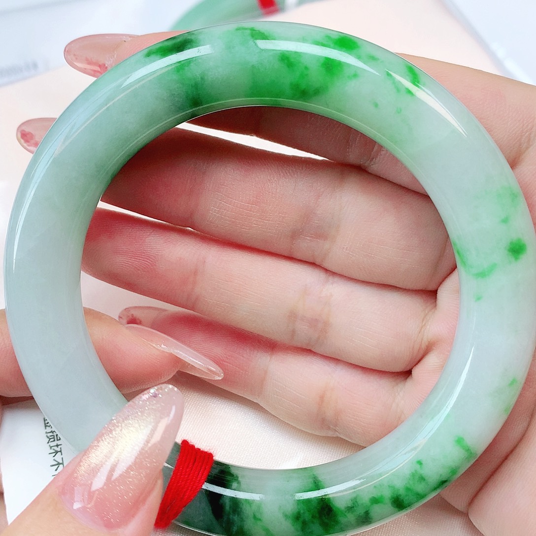 翡翠未镶嵌手镯抖音113