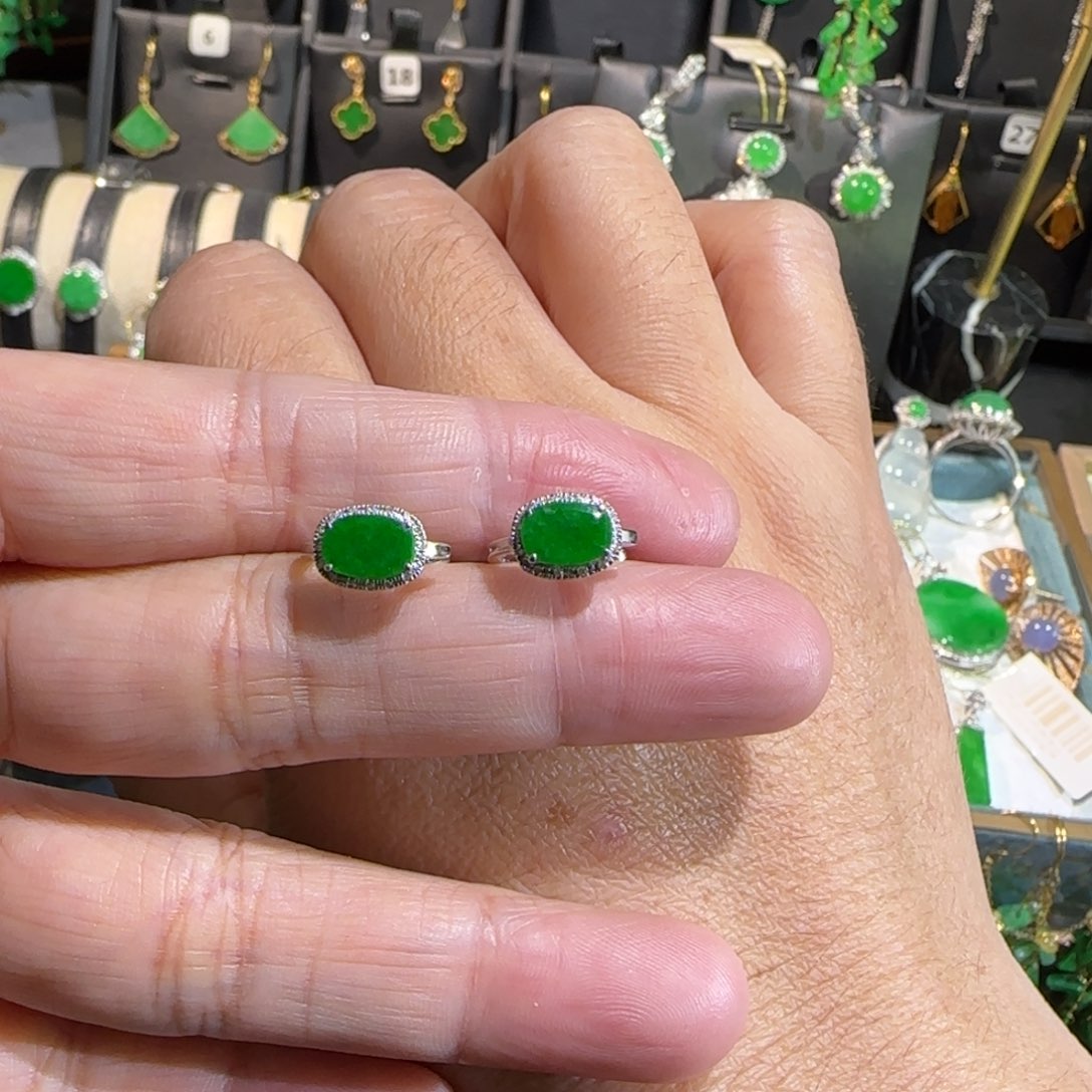 翡翠18K金镶嵌颈饰耳包