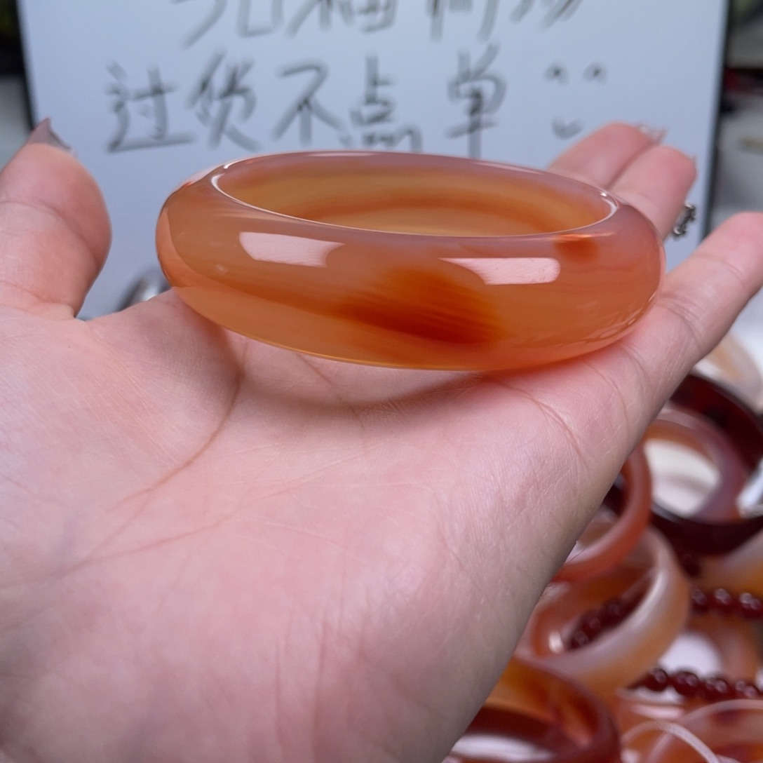 玛瑙/玉髓手镯未镶嵌