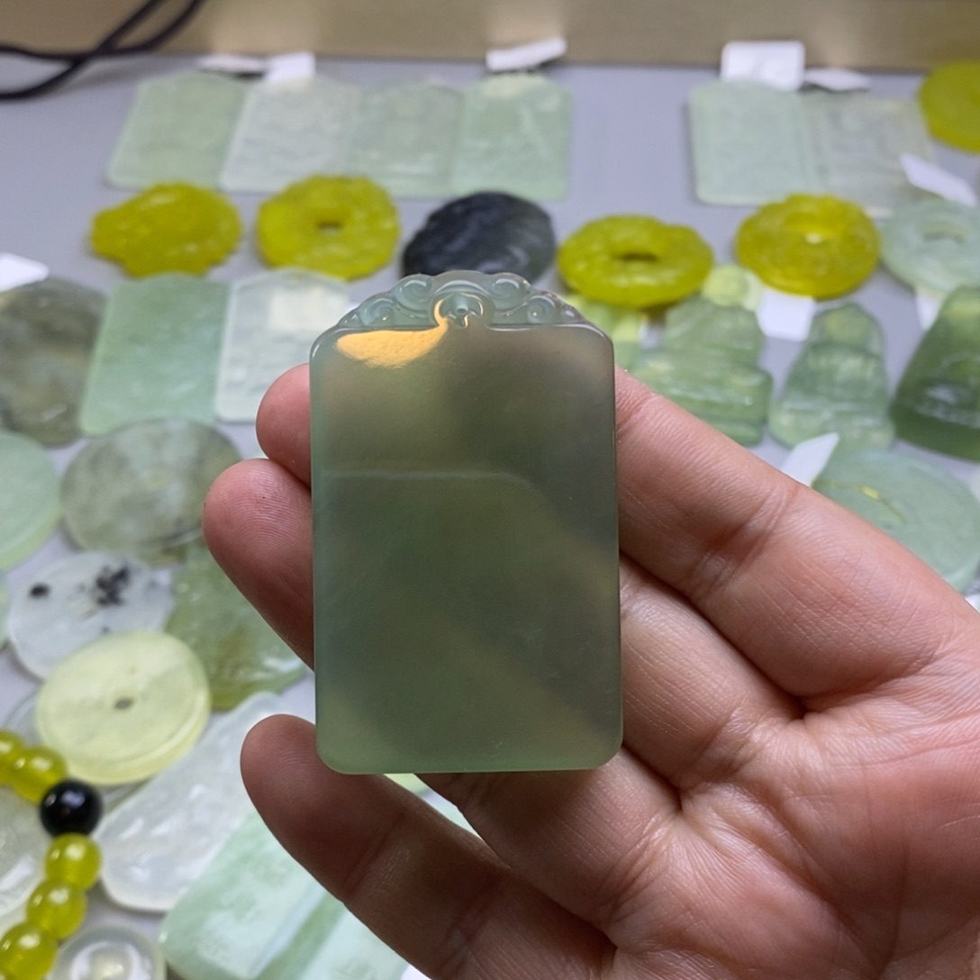 蛇纹石玉颈饰未镶嵌W****.