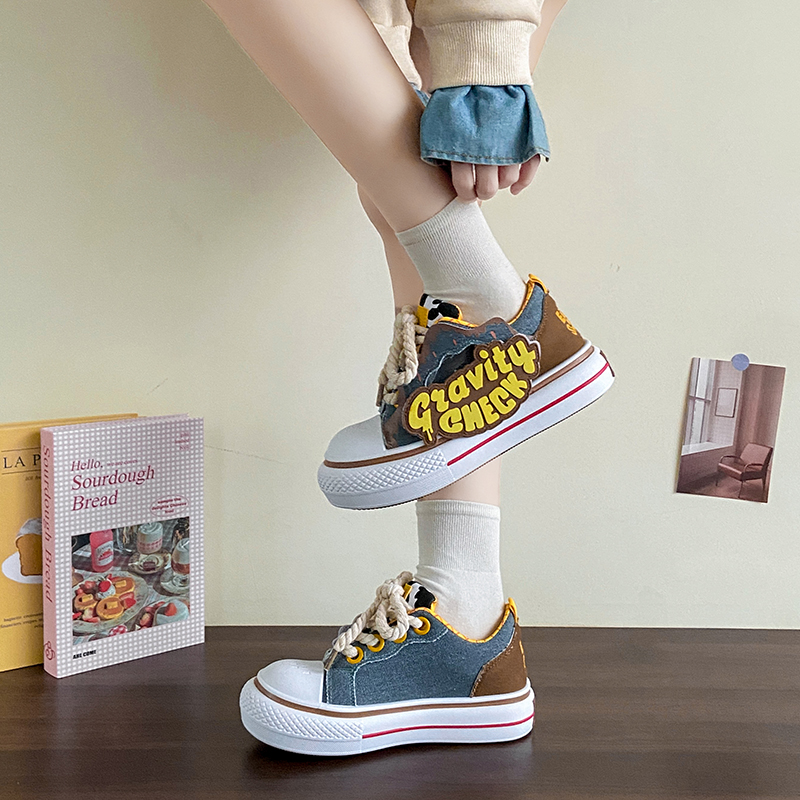 落莉安娜可爱卡通丑萌大头牛仔帆布鞋女2025秋季爆款厚底增高板鞋