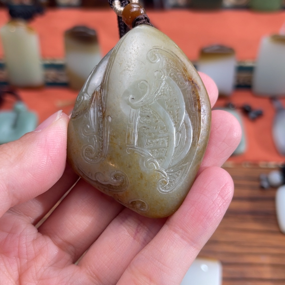 和田玉颈饰未镶嵌