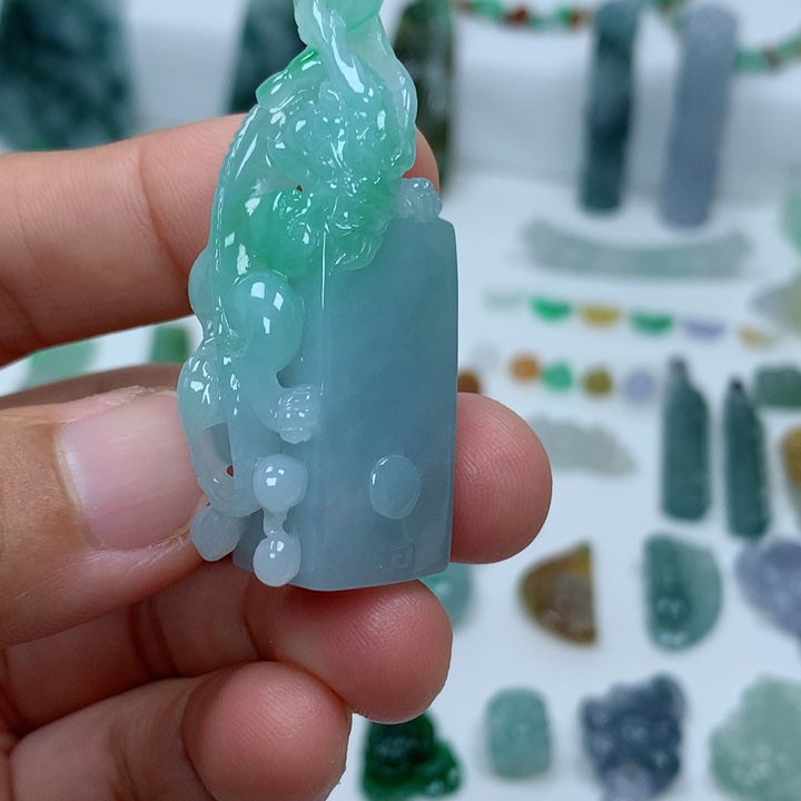 翡翠未镶嵌吊坠(不含链)