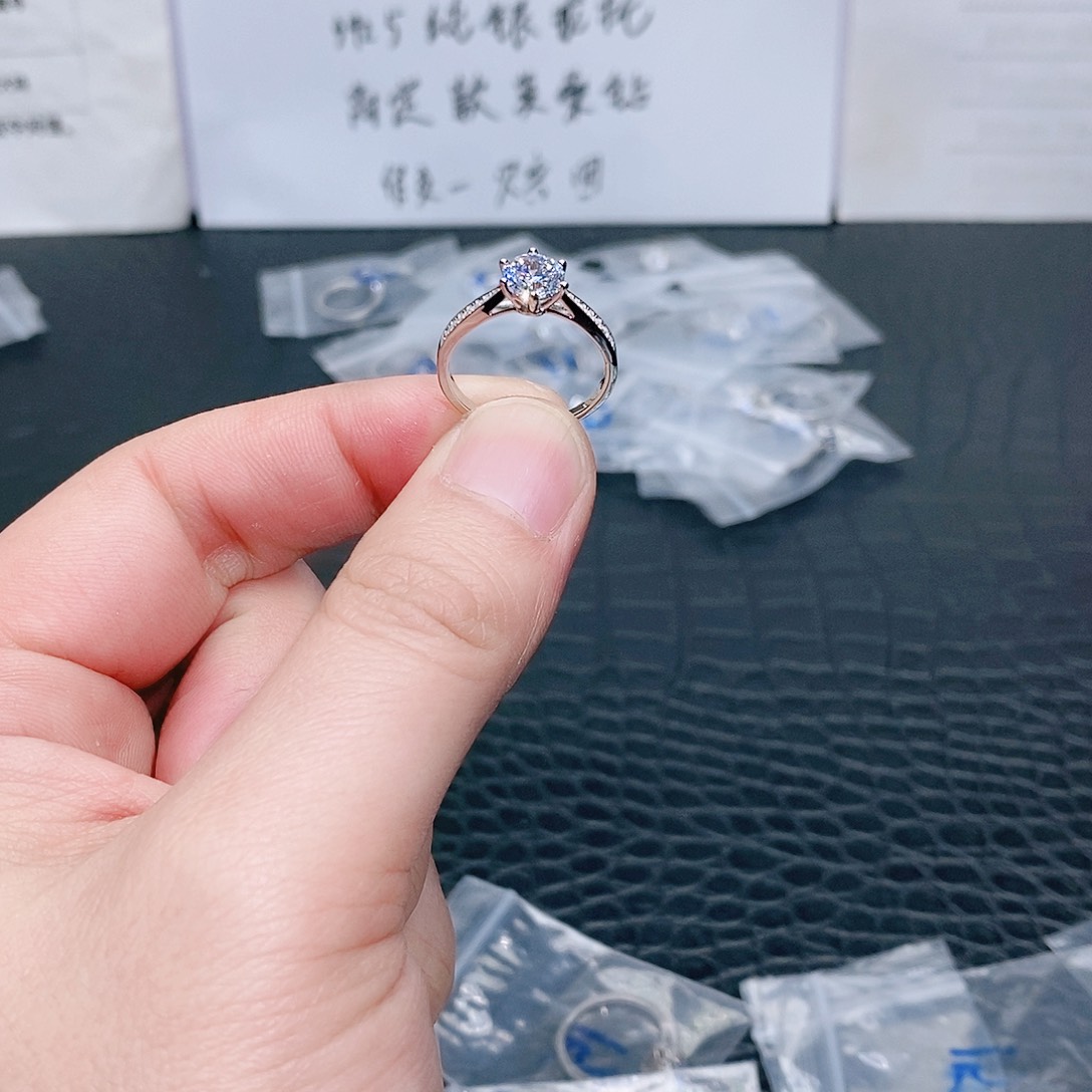 合成碳硅石925银周家小蛮腰1克拉15码