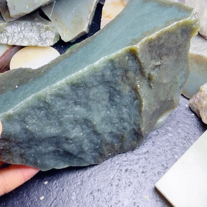 和田玉（糖玉）未镶嵌珠宝奇石