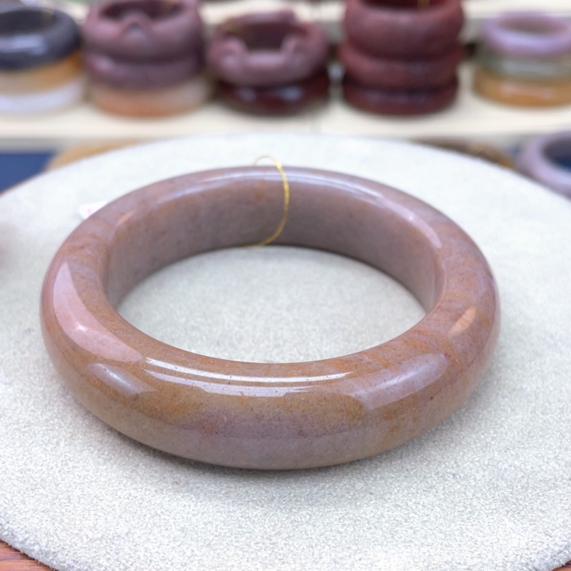 【闪购商品】石英质玉手镯未镶嵌