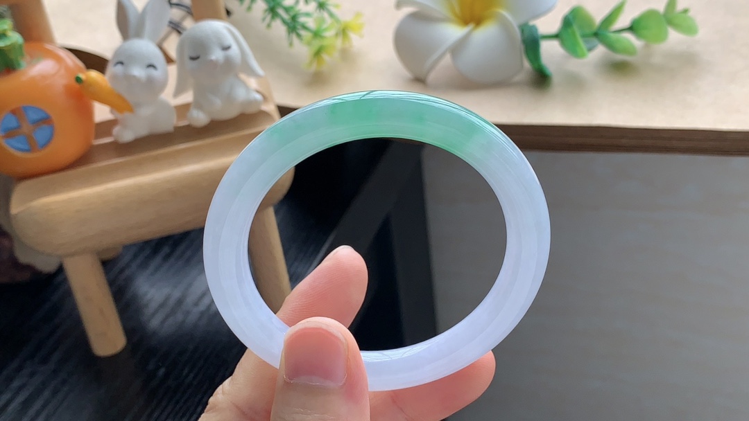 1.13批13096号手镯53.3-8.7-8.6 冰阳绿圆条！颜色超美！