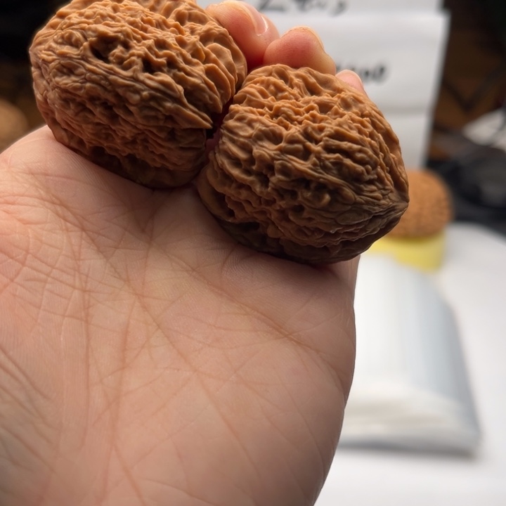 看***看吊坠文玩核桃南疆36