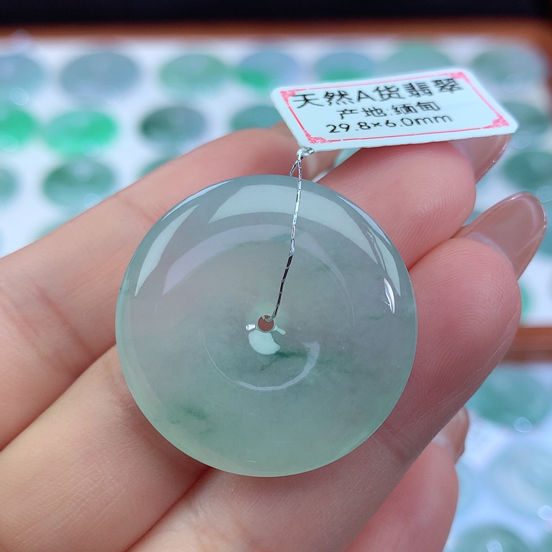 翡翠吊坠(不含链)未镶嵌