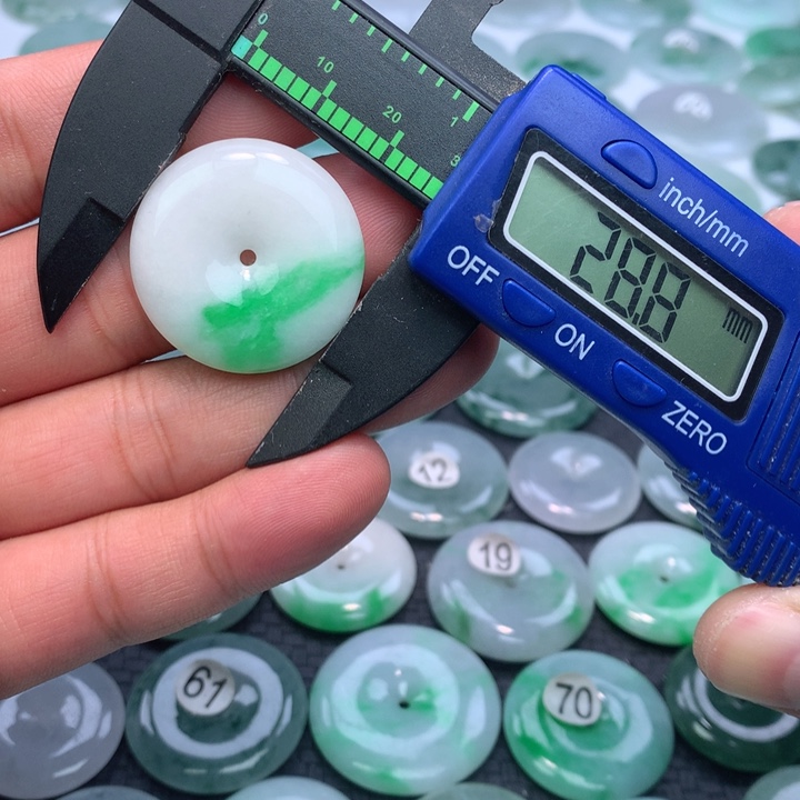 翡翠颈饰未镶嵌缅甸天然A货翡翠