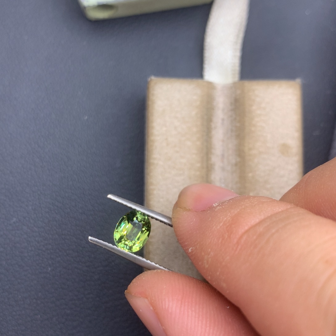 裸石未镶嵌碧玺1.32ct全净