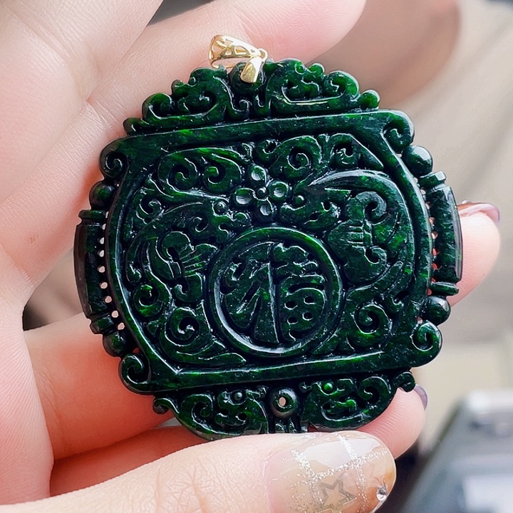 翡翠18K金镶嵌颈饰多样性