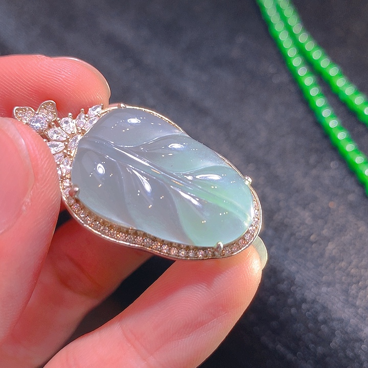 【闪购商品】翡翠颈饰银S925镶嵌翡翠