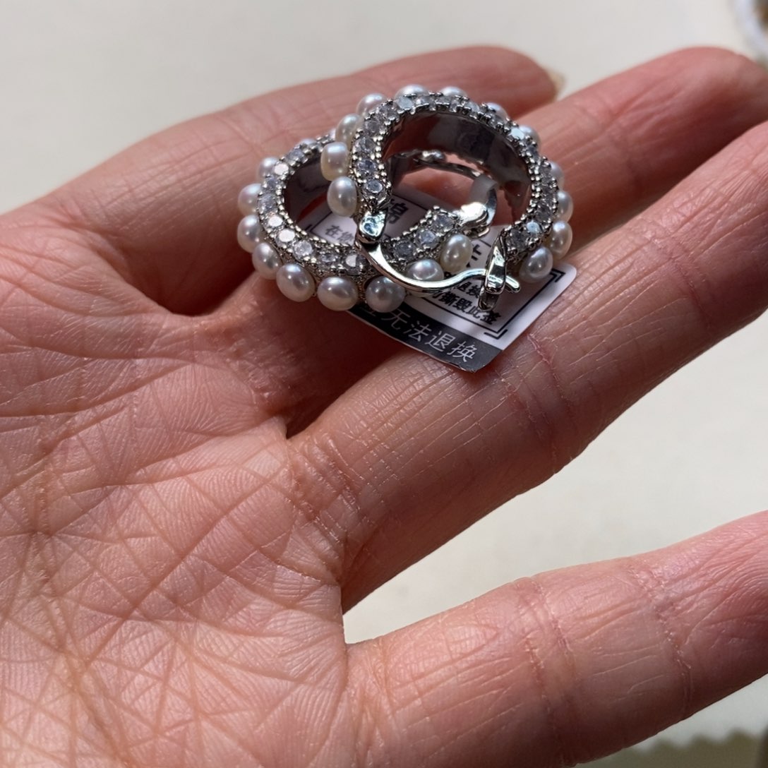 淡水珍珠耳饰未镶嵌