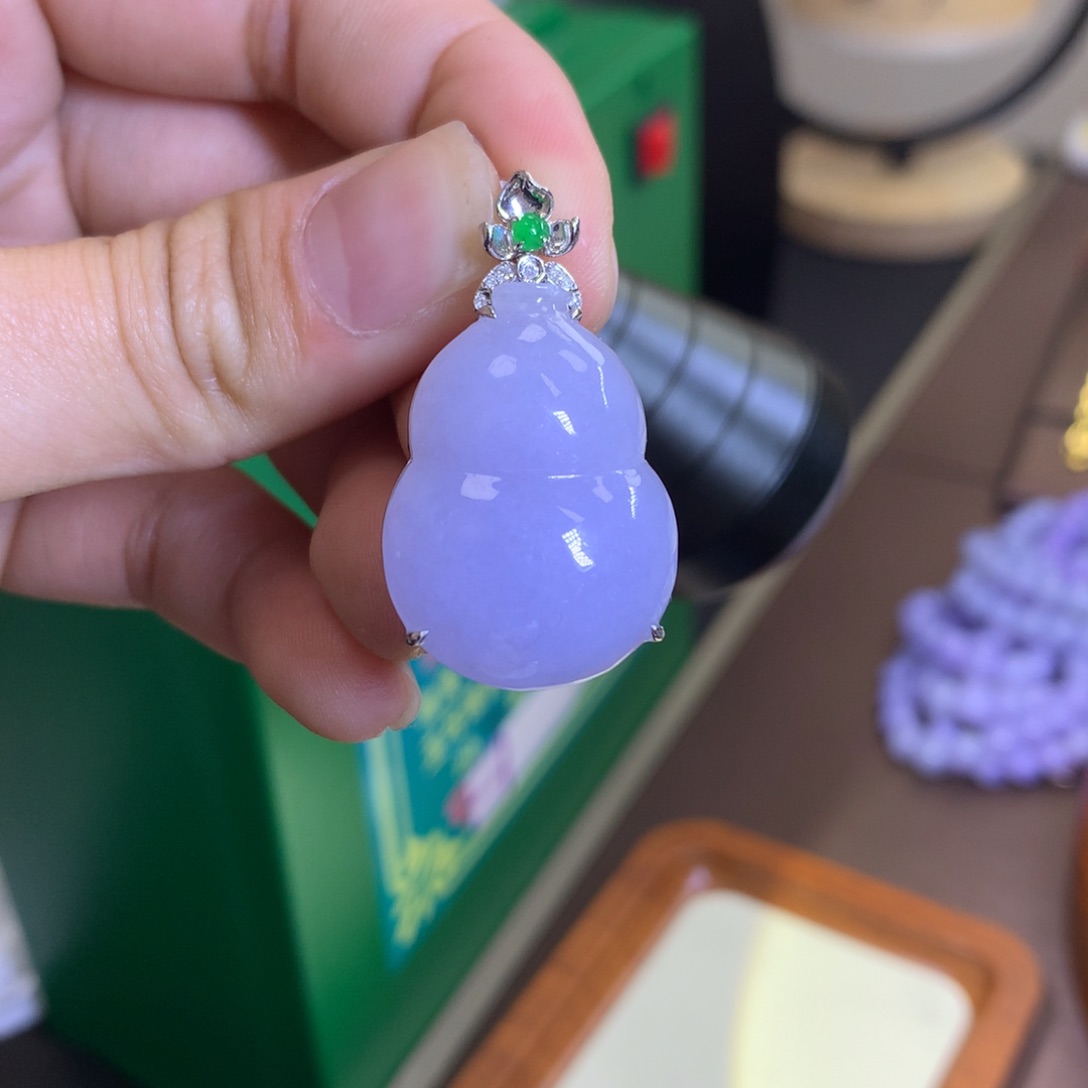 翡翠颈饰18K金镶嵌翡翠