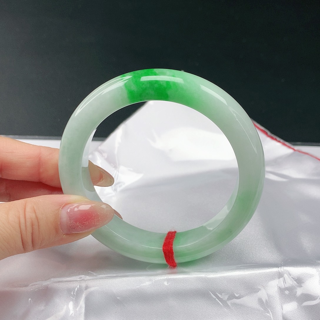 翡翠手镯未镶嵌翡翠383