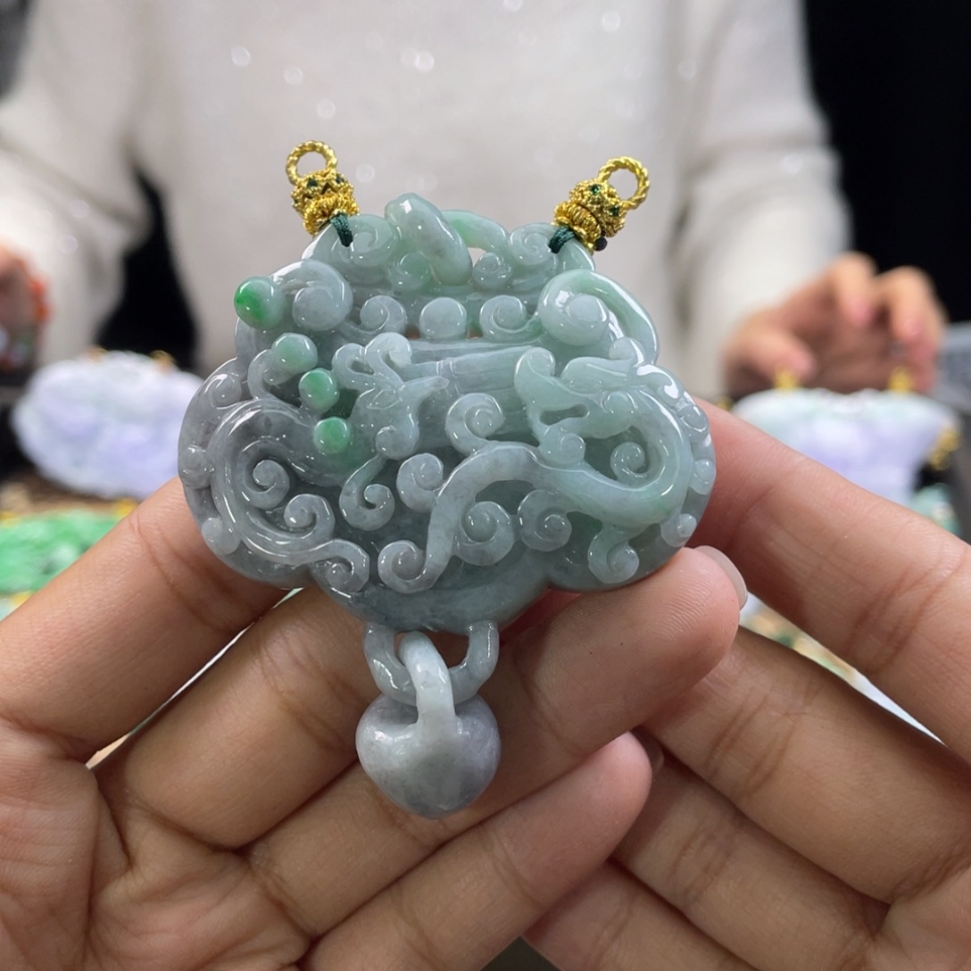 翡翠颈饰未镶嵌代编织