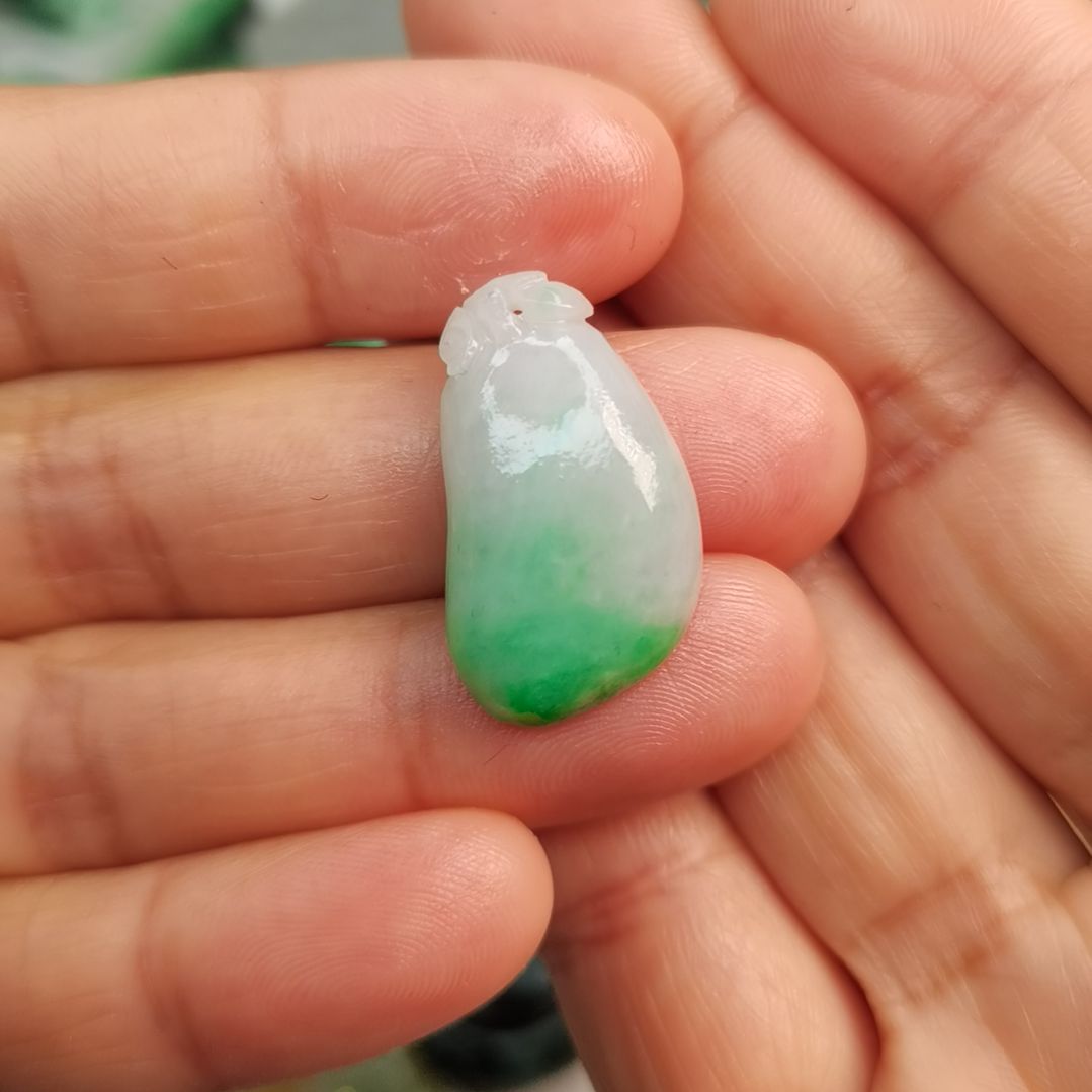 定制翡翠未镶嵌翡翠