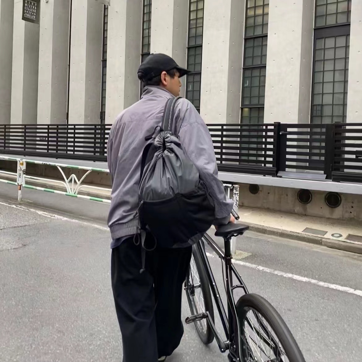 山下hobo中号单肩斜挎包