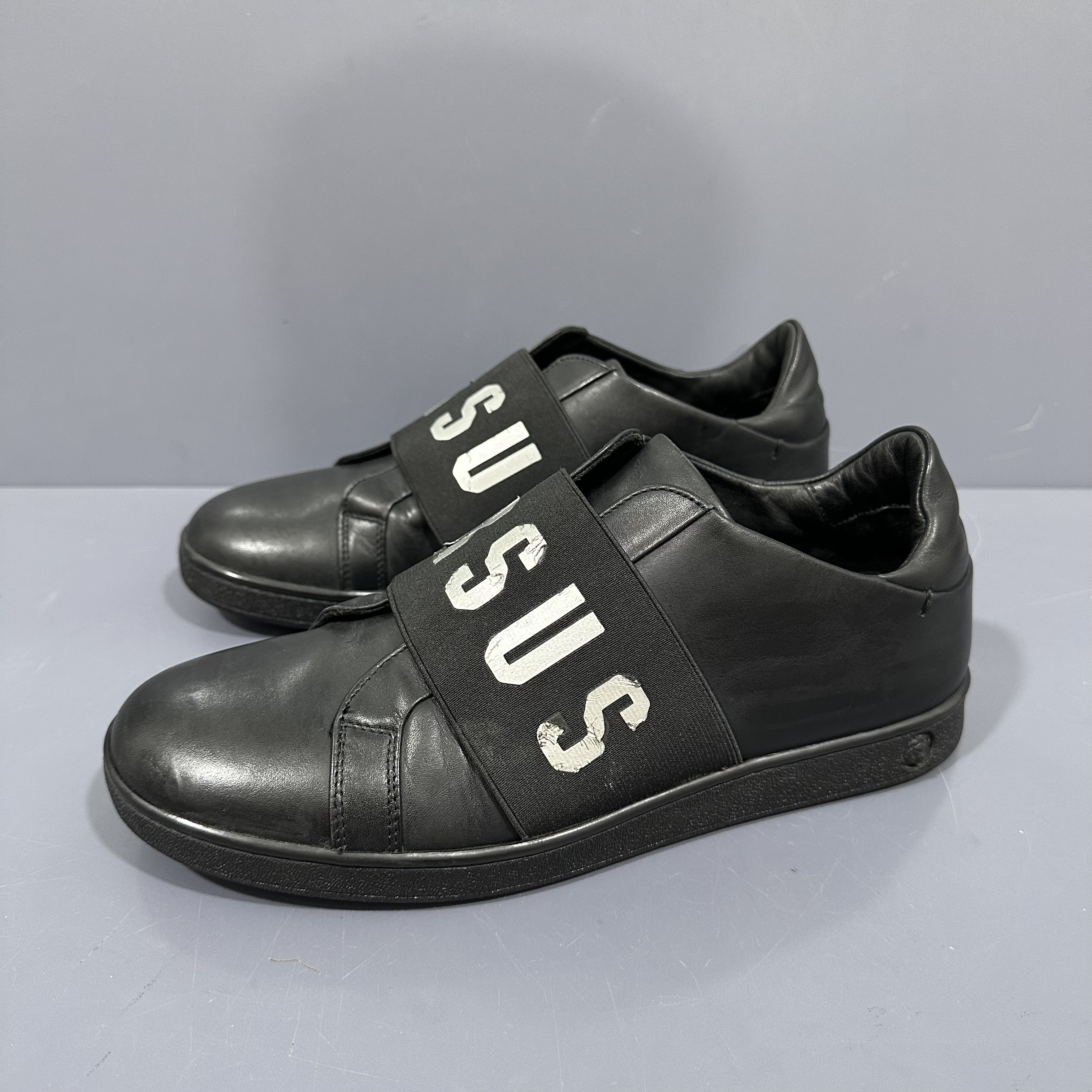 95新 VERSACE/范思哲 42码范思哲绑带logo板鞋 休闲鞋 鞋舌小瑕疵