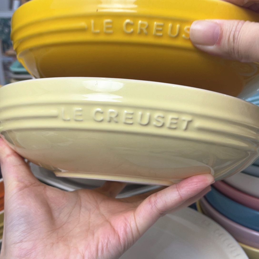 哈***姐瓷片微瑕2个8英寸圆深盘