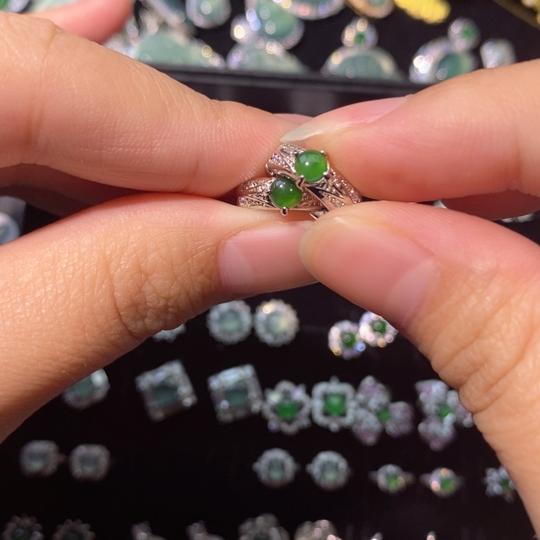 翡翠未镶嵌颈饰天然