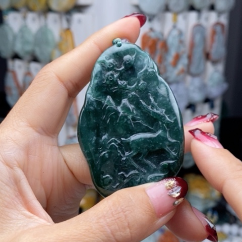 翡翠颈饰未镶嵌翡翠