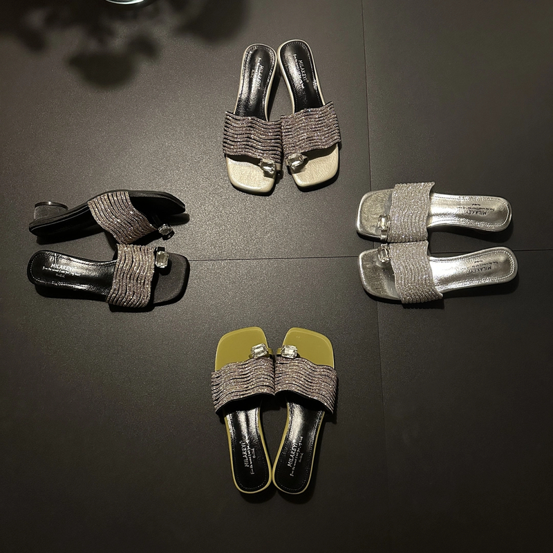 2025年夏季新款爆款套趾一字带水钻气质款时尚舒适方头凉拖低跟鞋