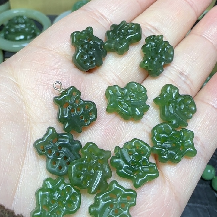 和田玉吊坠未镶嵌