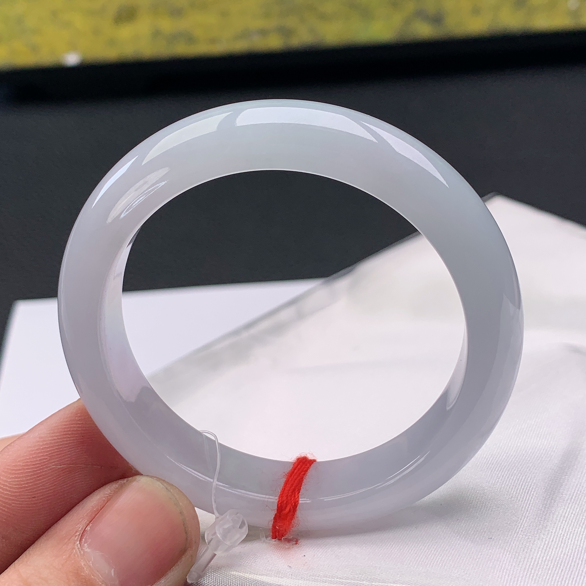 【玖玉珠宝】天然A货翡翠手镯51.7正圈冰润梦幻绿粉 Y0041